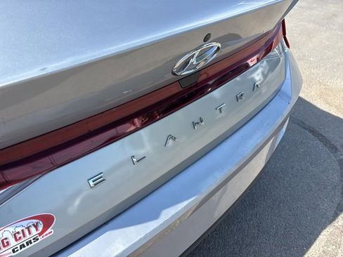 Used 2021 Hyundai Elantra SE FWD image 41