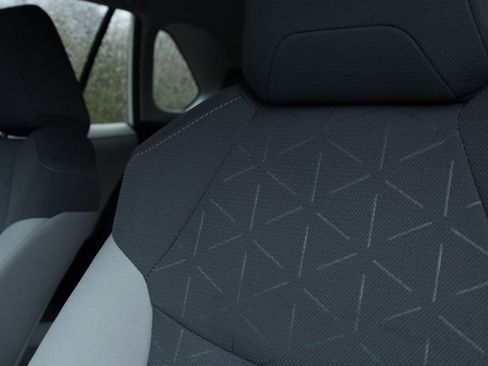 Used 2025 Toyota RAV4 XLE image 19