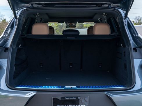 New 2026 Porsche Cayenne image 16