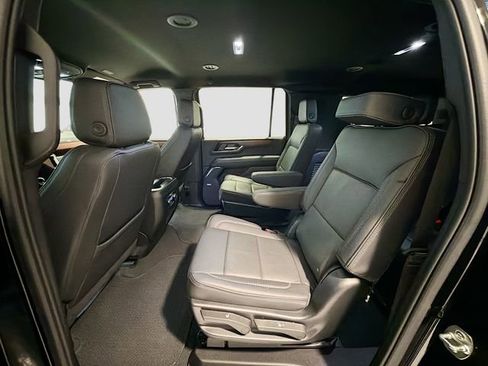 Used 2025 GMC Yukon XL Denali image 23