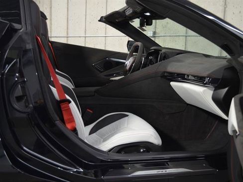 Used 2023 Chevrolet Corvette Stingray Premium Conv w/ Z51 Performance Package image 18