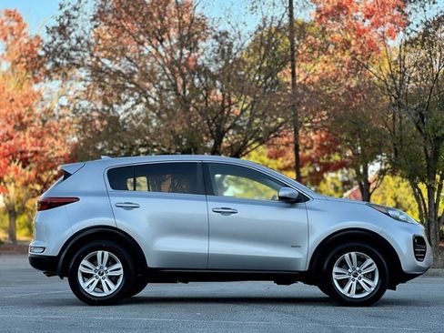 Used 2018 Kia Sportage LX image 4