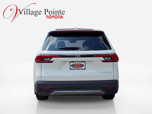 Certified 2024 Toyota Grand Highlander Platinum AWD/4WD image 5