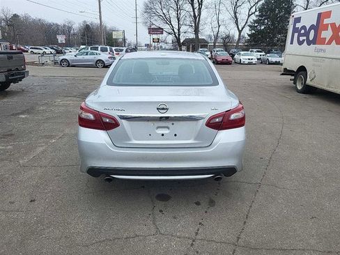Used 2018 Nissan Altima 2.5 SL FWD image 6
