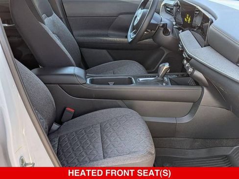 Certified 2025 Nissan Kicks SV w/ SV Premium Package AWD/4WD image 38