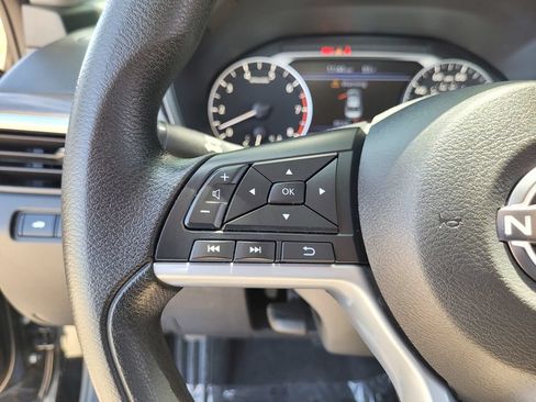 Used 2025 Nissan Altima 2.5 SV FWD image 24