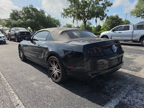 Used 2014 Ford Mustang Convertible RWD image 5