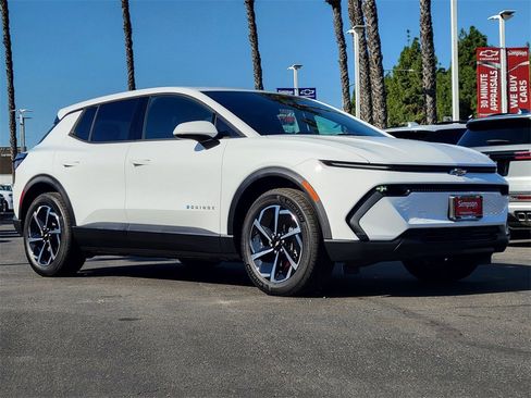 New 2026 Chevrolet Equinox EV LT image 24