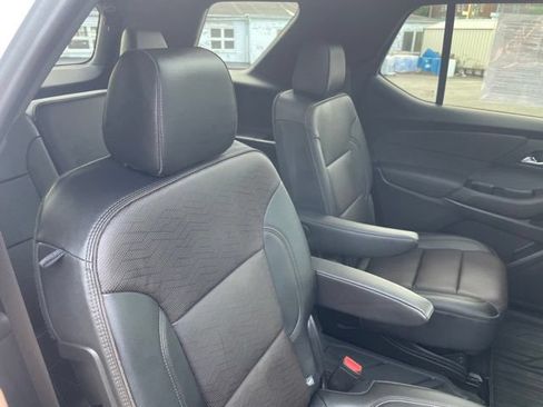 Used 2023 Chevrolet Traverse High Country w/ LPO, Floor Liner Package FWD image 43