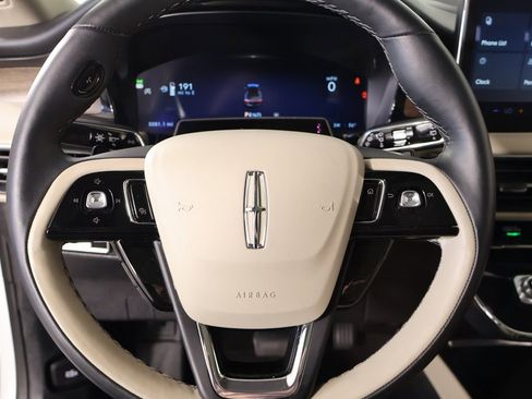 Certified 2025 Lincoln Corsair Reserve w/ Equipment Group 202A image 3