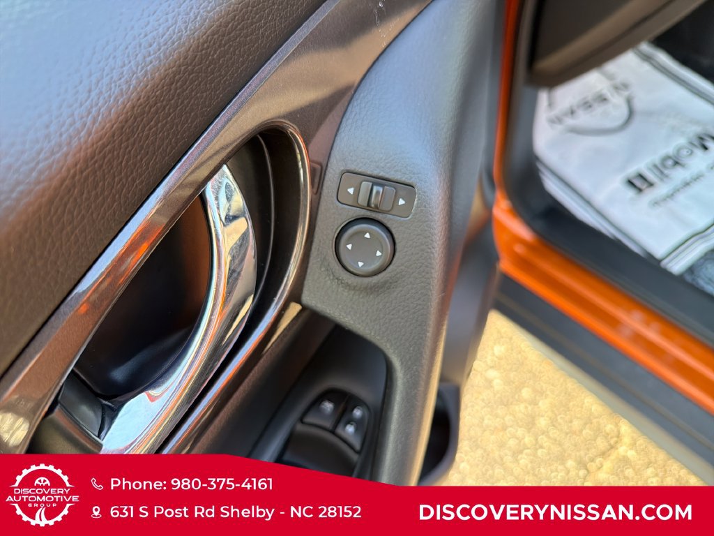 Certified 2019 Nissan Rogue SV FWD image 11