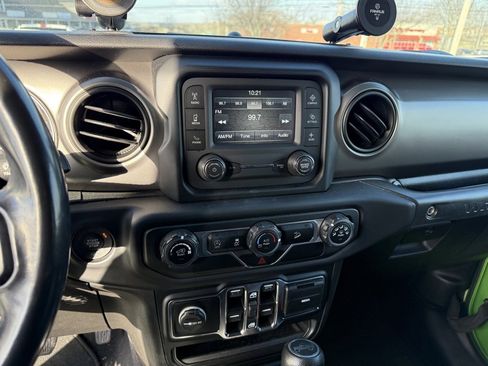 Used 2019 Jeep Wrangler Unlimited Sport S image 19