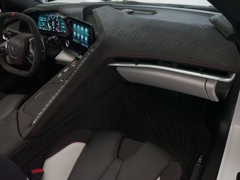 Used 2023 Chevrolet Corvette Stingray Premium Conv w/ Z51 Performance Package RWD image 15