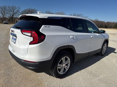 Used 2024 GMC Terrain SLE image 6