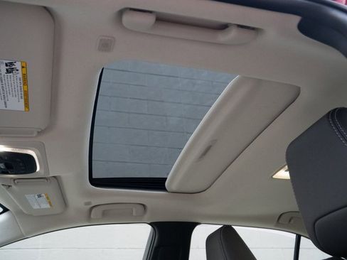 Used 2025 Toyota Corolla XLE image 30