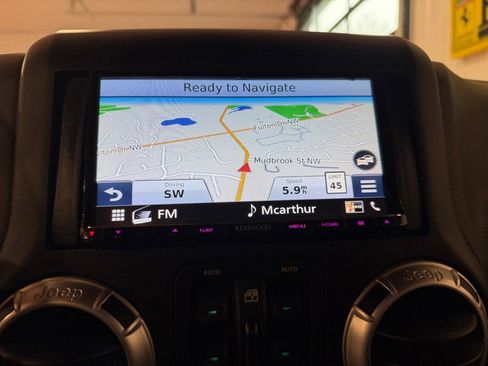 Used 2017 Jeep Wrangler Unlimited Sahara image 35