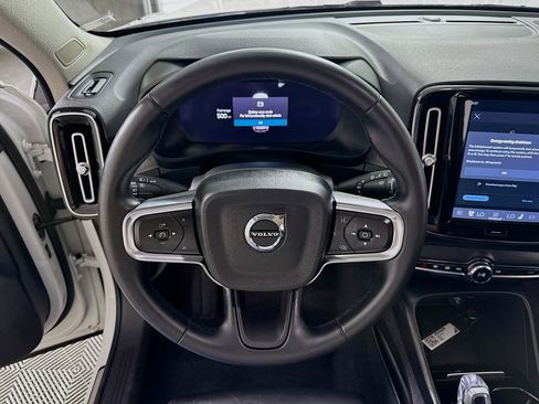 Used 2023 Volvo XC40 B5 Plus AWD/4WD image 15