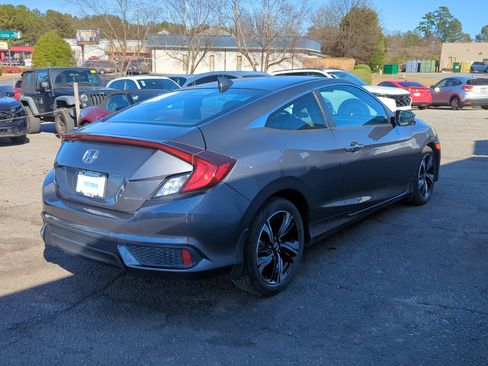 Used 2016 Honda Civic Touring image 4