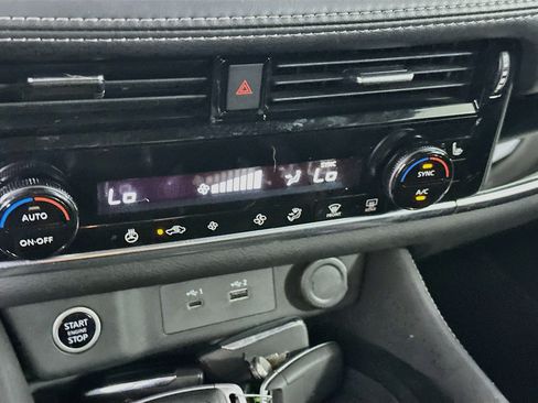 Used 2023 Nissan Rogue SL FWD image 23