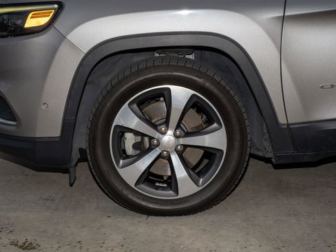 Used 2019 Jeep Cherokee Limited w/ Luxury Group image 39