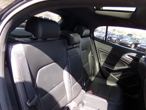 Used 2016 Mercedes-Benz GLA 250 image 24