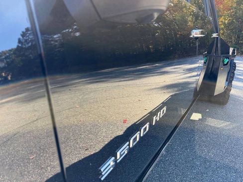 Used 2023 Chevrolet Silverado 3500 High Country image 11