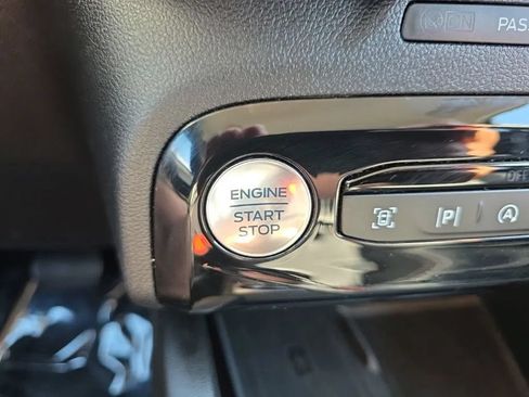 Used 2024 Ford Escape Platinum AWD/4WD image 35