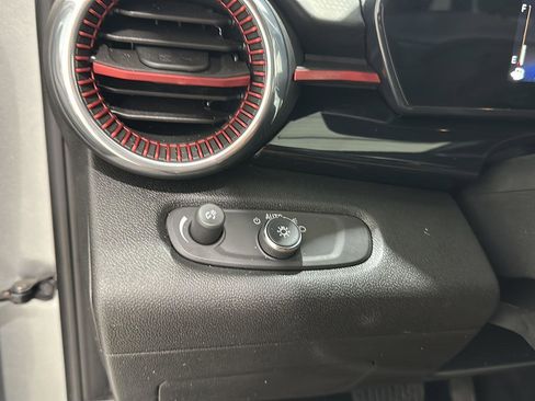 Used 2024 Chevrolet Trax RS w/ Driver Confidence Package image 16