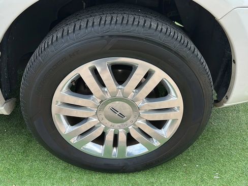 Used 2014 Lincoln Navigator 4WD w/ Equipment Group 101A image 44