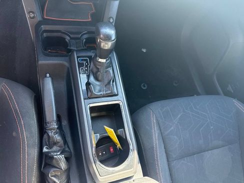 Used 2018 Toyota Tacoma TRD Off-Road w/ Technology Package AWD/4WD image 15