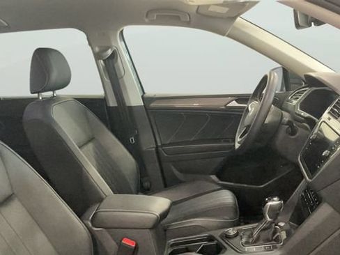 Certified 2024 Volkswagen Tiguan SE AWD/4WD image 13