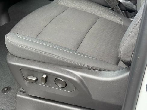 Used 2025 Chevrolet Silverado 1500 LT image 16