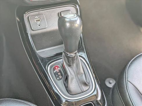 Used 2019 Jeep Compass Latitude FWD image 12