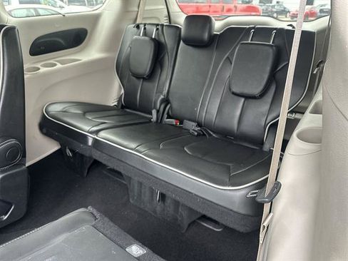 Used 2024 Chrysler Pacifica Limited FWD image 49