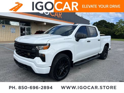 Used 2023 Chevrolet Silverado 1500 Custom w/ 2.7L Blackout Package RWD image 1