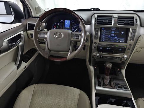 Used 2017 Lexus GX 460 Premium w/ Premium Package AWD/4WD image 16