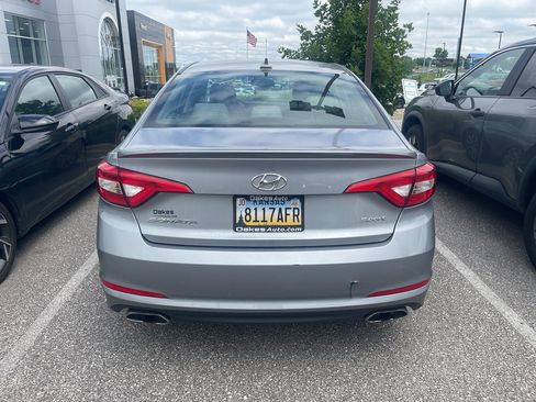 Used 2015 Hyundai Sonata Sport w/ Option Group 03 FWD image 6