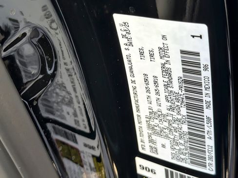 Used 2025 Toyota Tacoma TRD Sport image 26