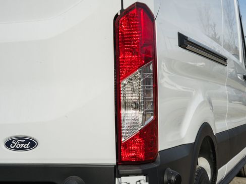 New 2026 Ford Transit 250 148 Medium Roof w/ Load Area Protection Package image 7