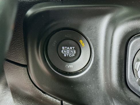 Used 2021 Jeep Wrangler Sport S image 20