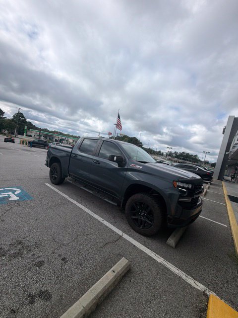 Used 2022 Chevrolet Silverado 1500 LT Trail Boss w/ Safety Package AWD/4WD image 1