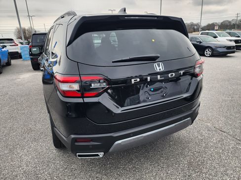 New 2026 Honda Pilot EX-L image 3