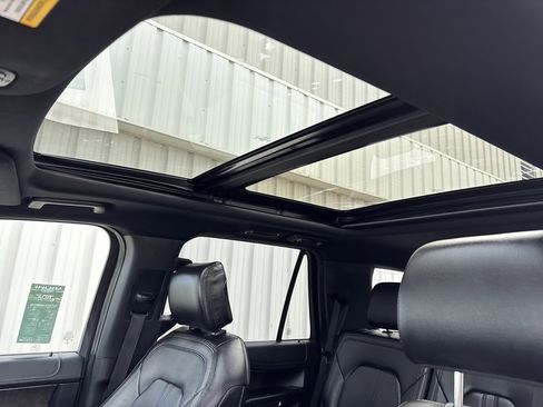 Used 2020 Ford Expedition Limited image 23