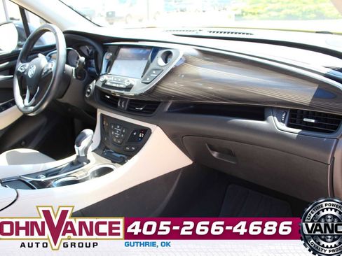 Used 2020 Buick Envision Essence FWD image 16