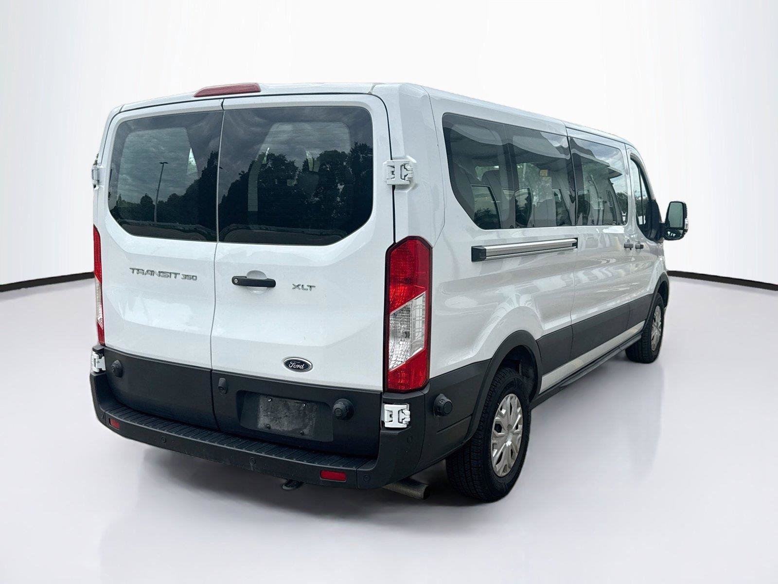 Used 2024 Ford Transit 350 XLT RWD image 5