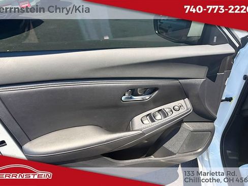 Used 2020 Nissan Sentra SV FWD image 9