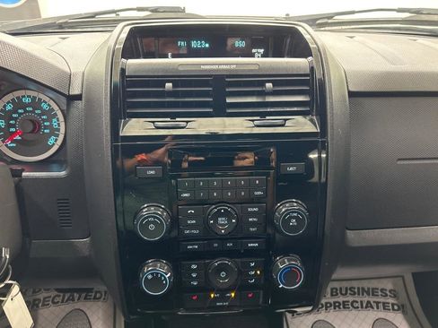 Used 2010 Ford Escape Limited AWD/4WD image 32