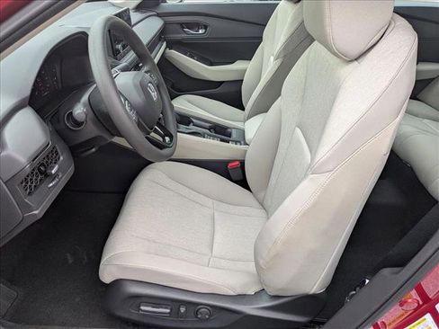 New 2025 Honda Accord SE image 4