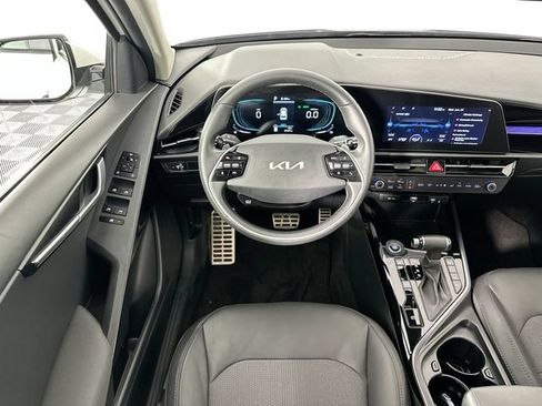Used 2023 Kia Niro EX Touring FWD image 11
