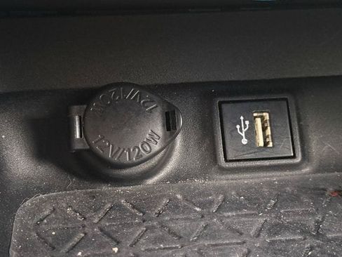 Used 2023 Toyota RAV4 XSE AWD/4WD image 23